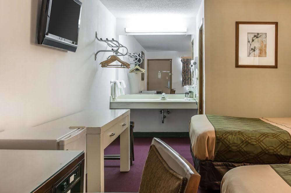 Econo Lodge Holland Exterior foto